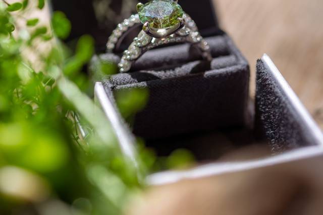 austin-engagement-ring-photography-texas-zan-visuals.jpg