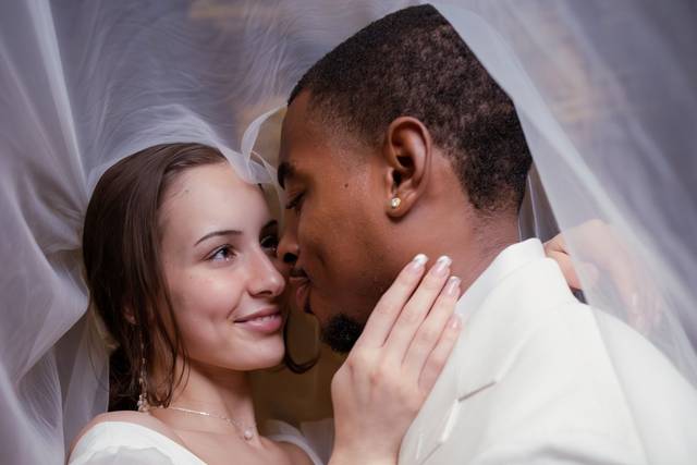 austin-wedding-couple-under-veil-romantic-portrait-zan-visuals.jpg.JPG