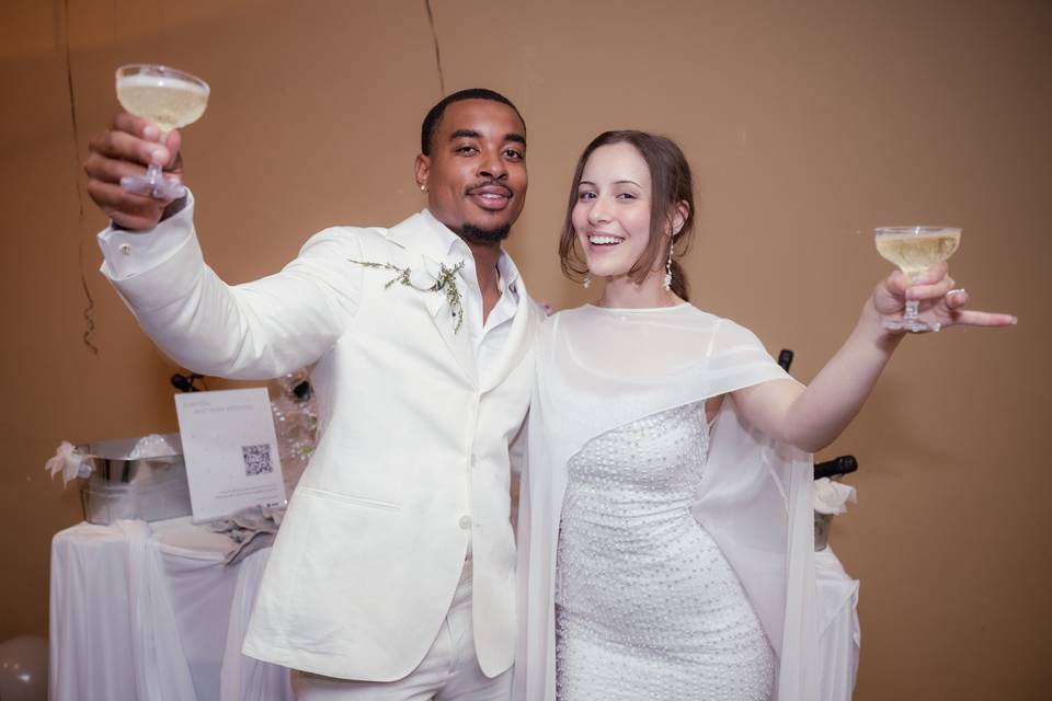 austin-wedding-toast-couple-celebration-zan-visuals.JPG