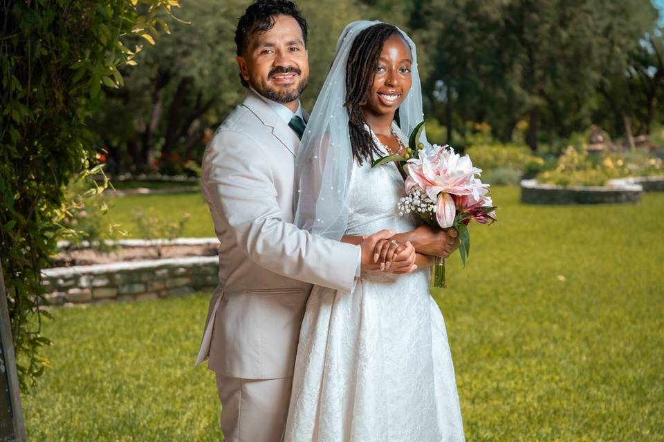 texas-wedding-photographer-garden-couple-zan-visuals.jpg