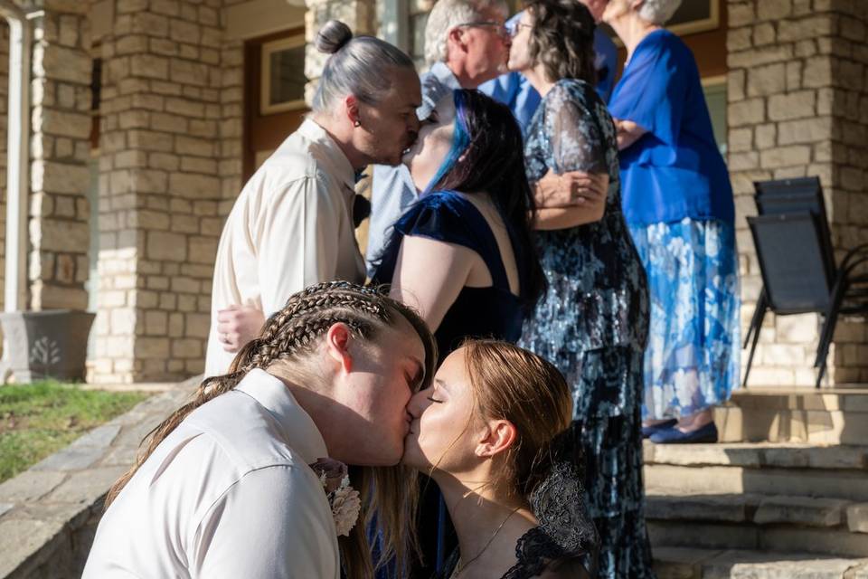 wedding-family-celebration-austin-zan-visuals.jpg
