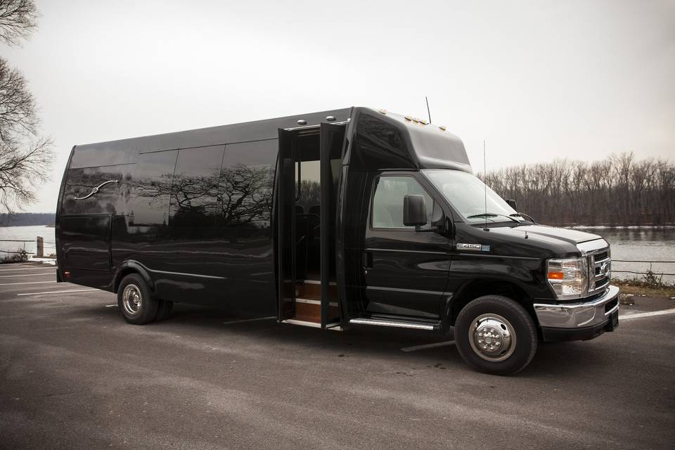 Davis Bus & Limo