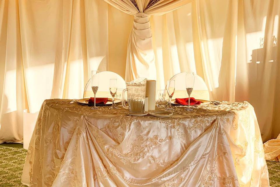 Sweetheart table