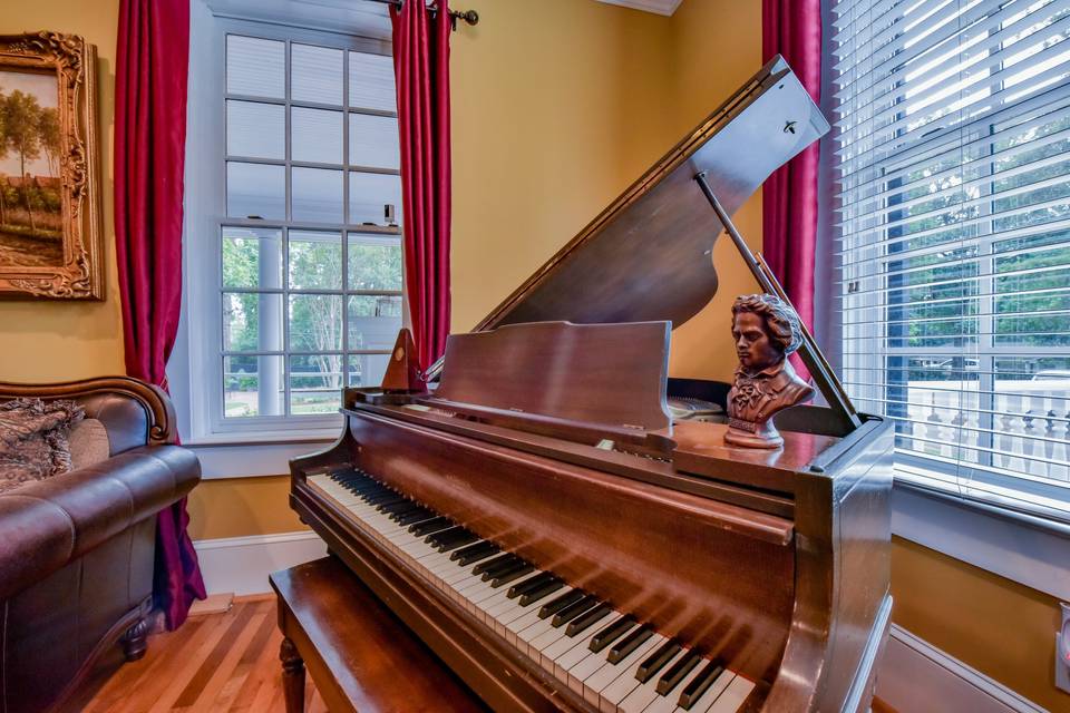 Baby Grand