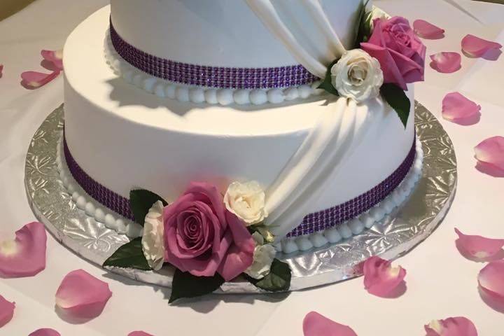 Rose ribbon design cake