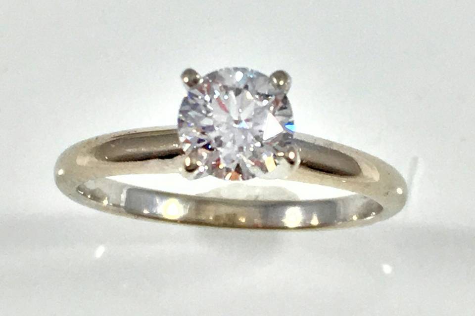 .68 carat round diamond ring
