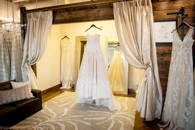 Ido hotsell bridal boutique