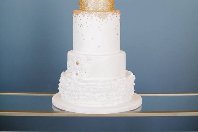 Rustic wedding cake