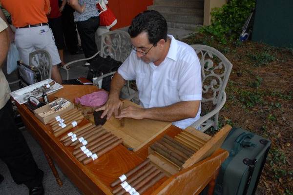 cigar rolling kit home