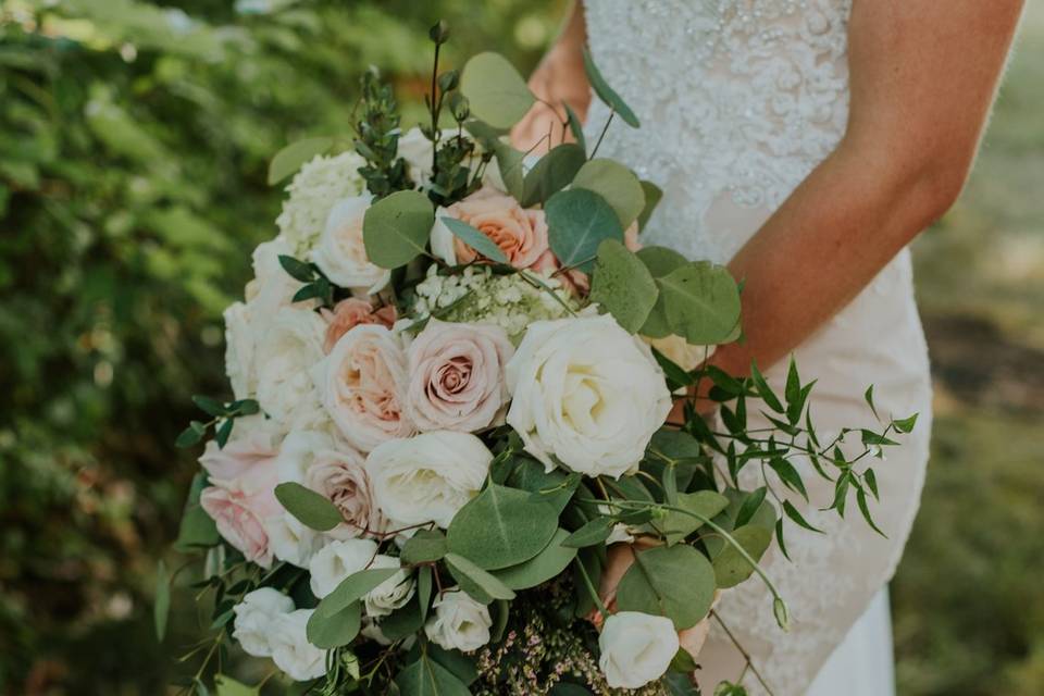 Cascading bouquet