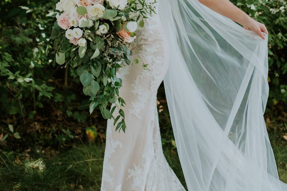 Cascading bouquet