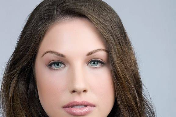 Nina Dumpa Make-up Artist/Hair/Eyebrow Microblading