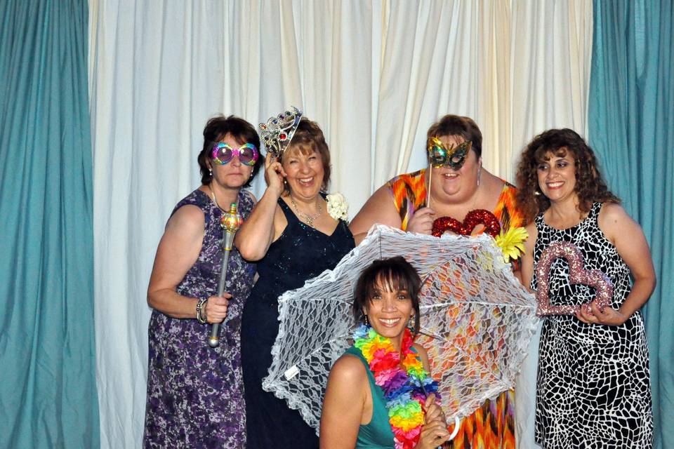 Digital Expressions Photo Booth Rental