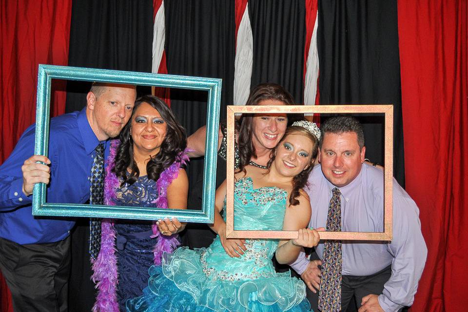 Digital Expressions Photo Booth Rental