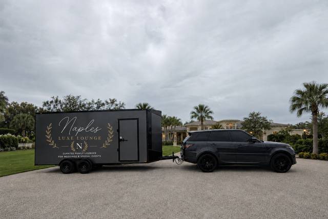 Naples Luxe Lounge