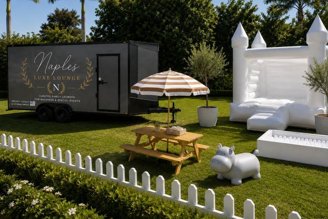 Naples_Luxe_Lounge_Outdoor_20001px.jpg