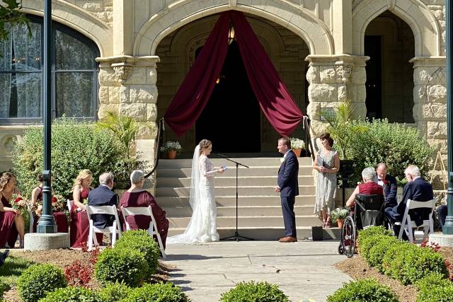 SIMPLY BALLROOM - DJ & Photo Booth Services