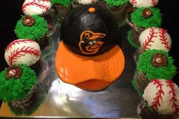 Grooms cake/cupcakes-Baseball