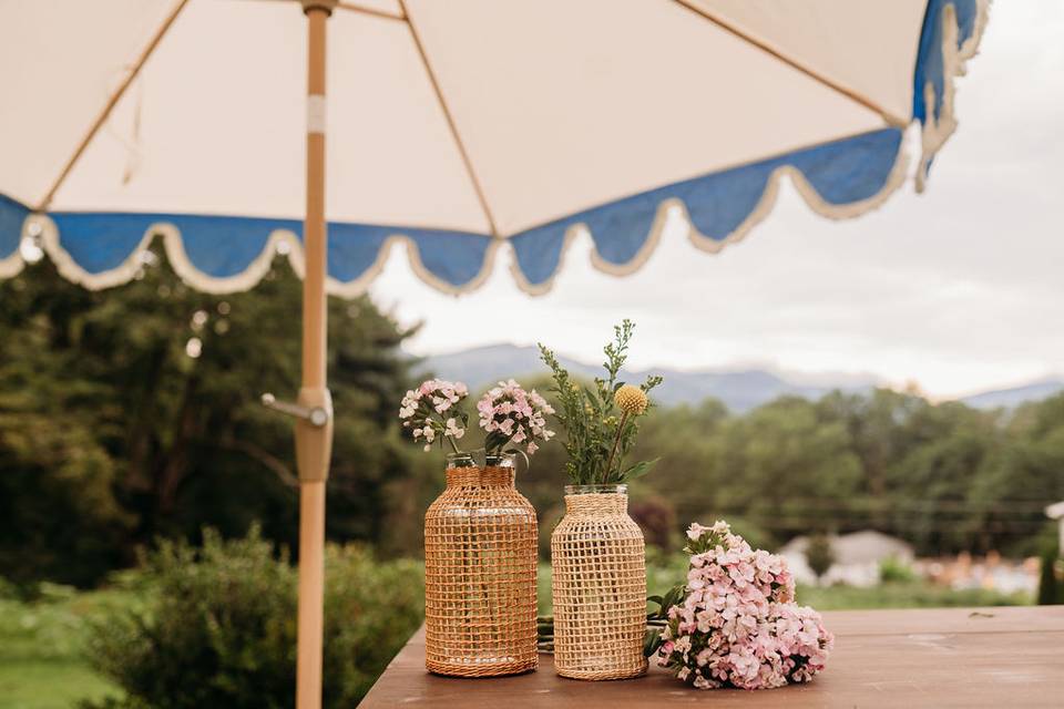 Customizable flower bar