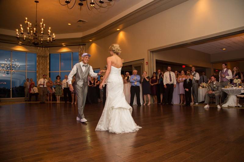 Newlyweds dance