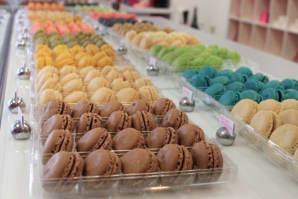 Le Macaron French Pastries