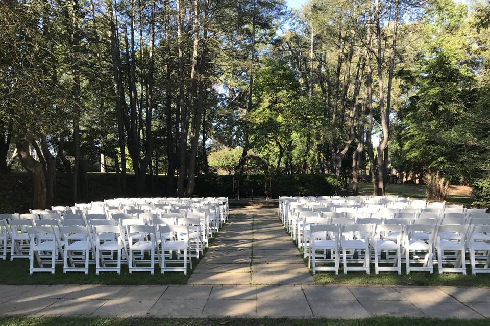 Outdoor wedding - view from the back