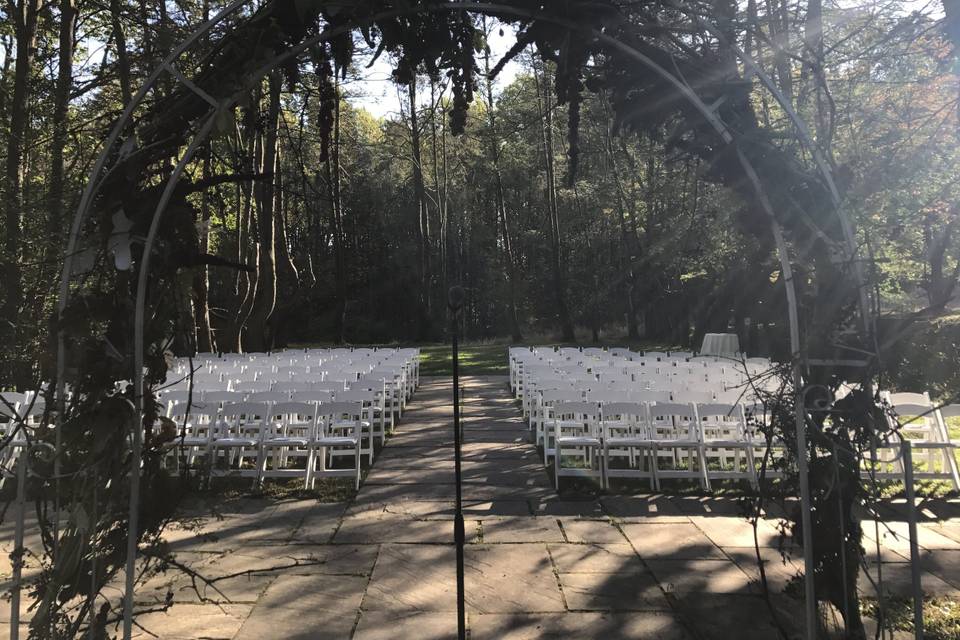 Outdoor wedding - view from the front