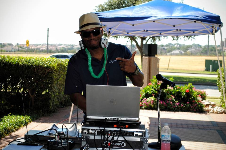 Beach themed DJ