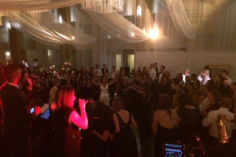 Another packed dance floor!