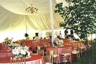 Pink round table setup