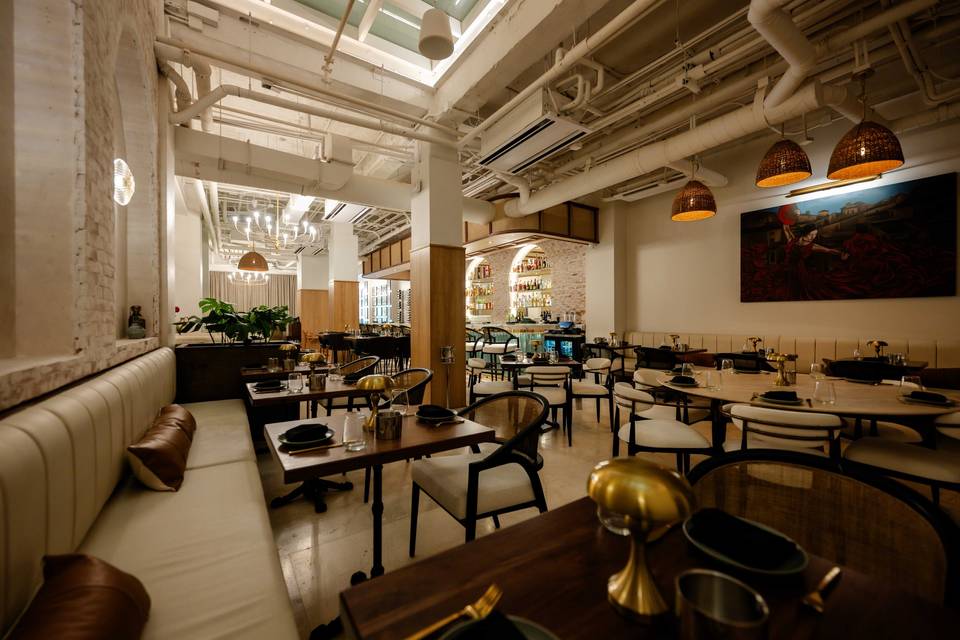 Andaluz Main Salon