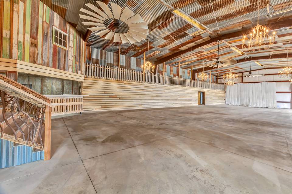 Barn  (200 Guest max indoors)