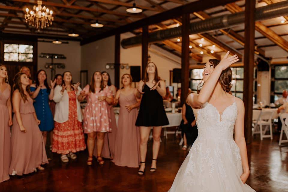 Bouquet toss