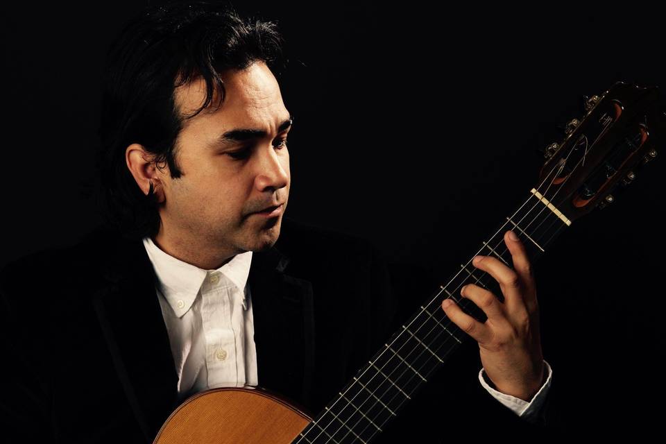Ravner Salinas Classical Guitarist