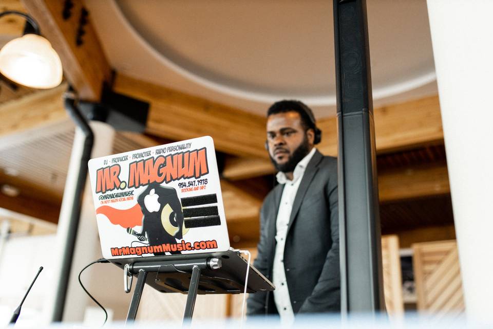 Mr. Magnum Music