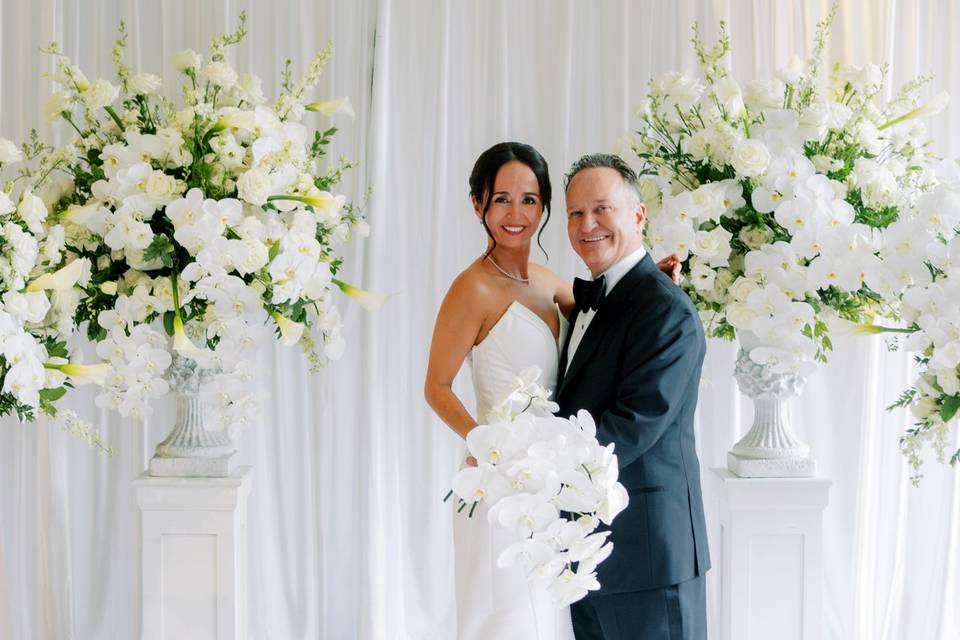 Elevated ceremony pillars