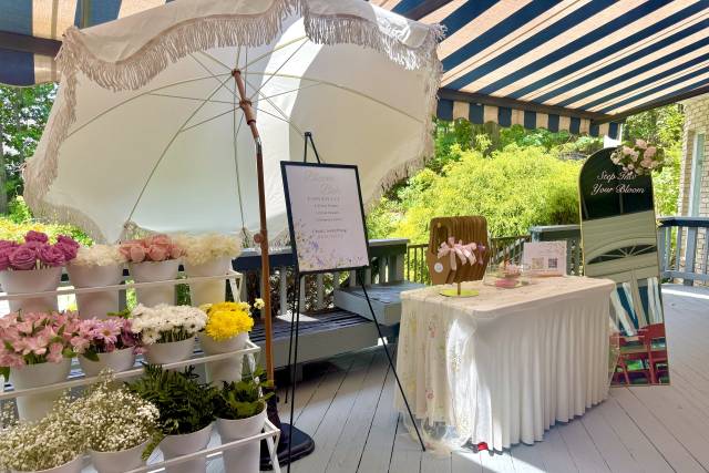 Signature Bloom Bar
