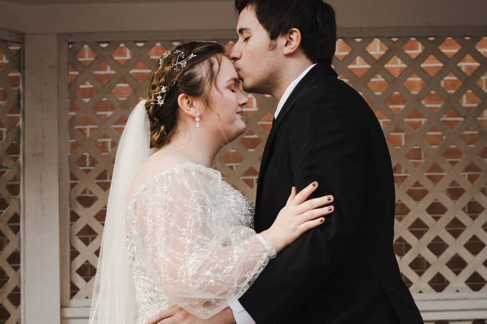 Forehead kiss