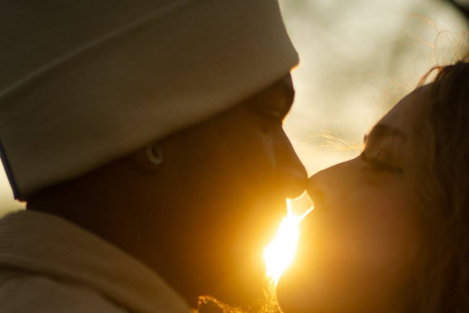 Couple + bright sun