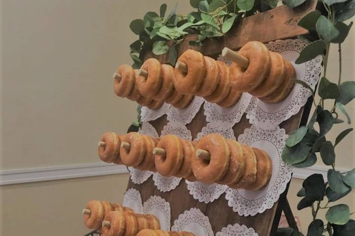 Donut wall for dessert