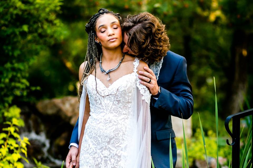 Bride & Groom in Gardens