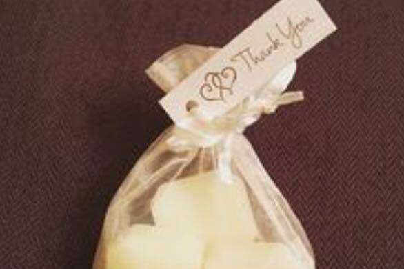 Melts will come in organza bags like these. Colour and message on label can be changed upon request.