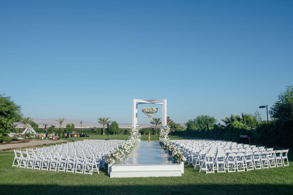 Romantic Outdoor Aisle