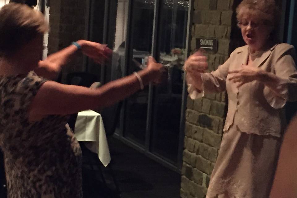 These two ladies were having the best time dancing to Taylor Swift's 