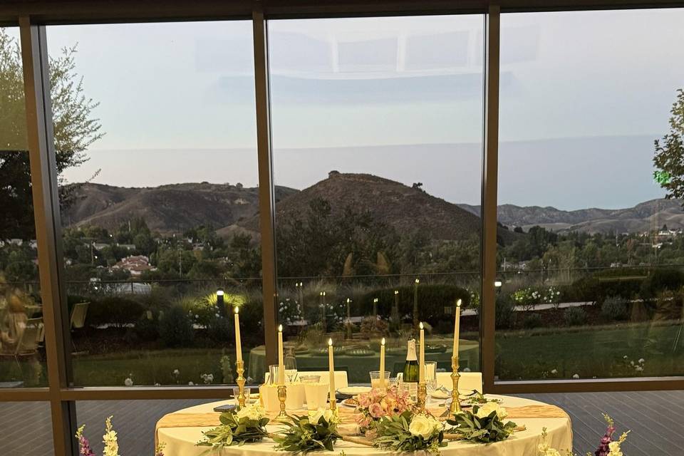 Hawaiian Inspired Head Table