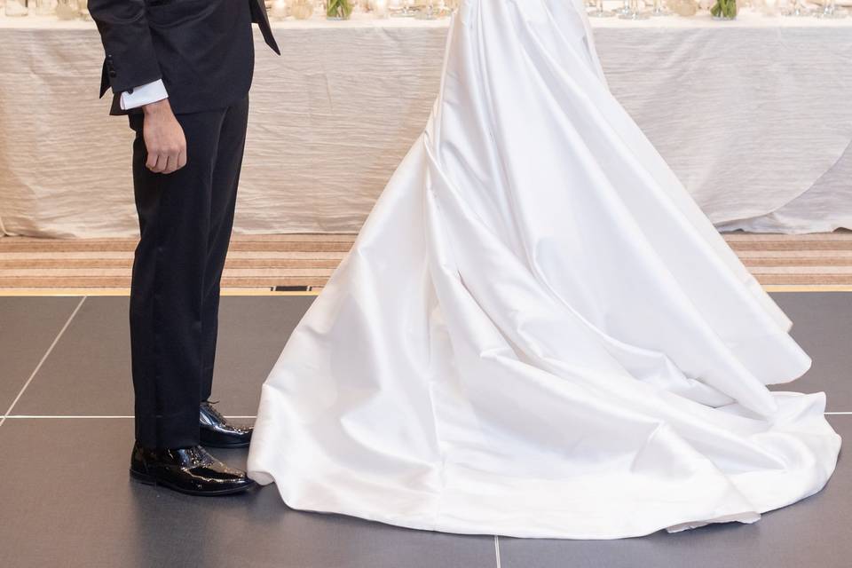 Bride & Groom dancing