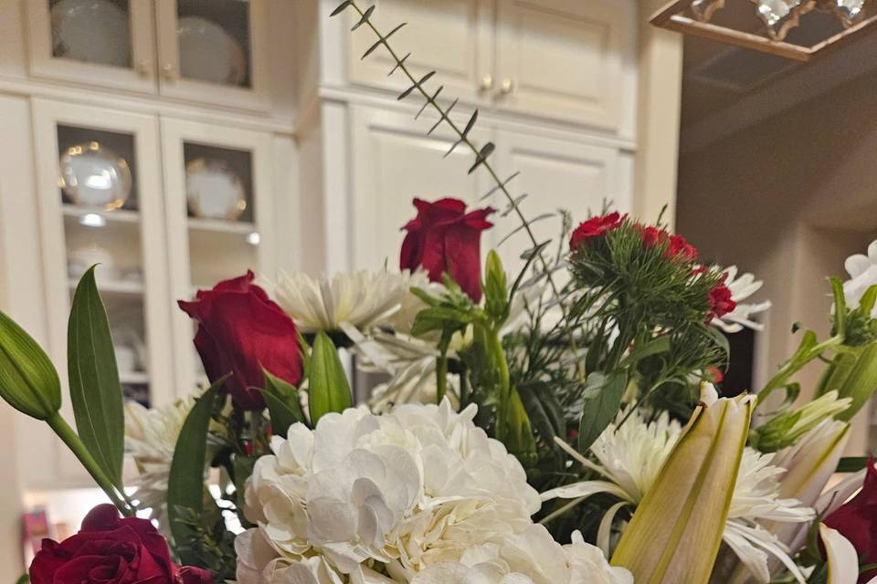 Red Roses & Lillies