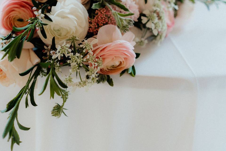 Bouquet and cake