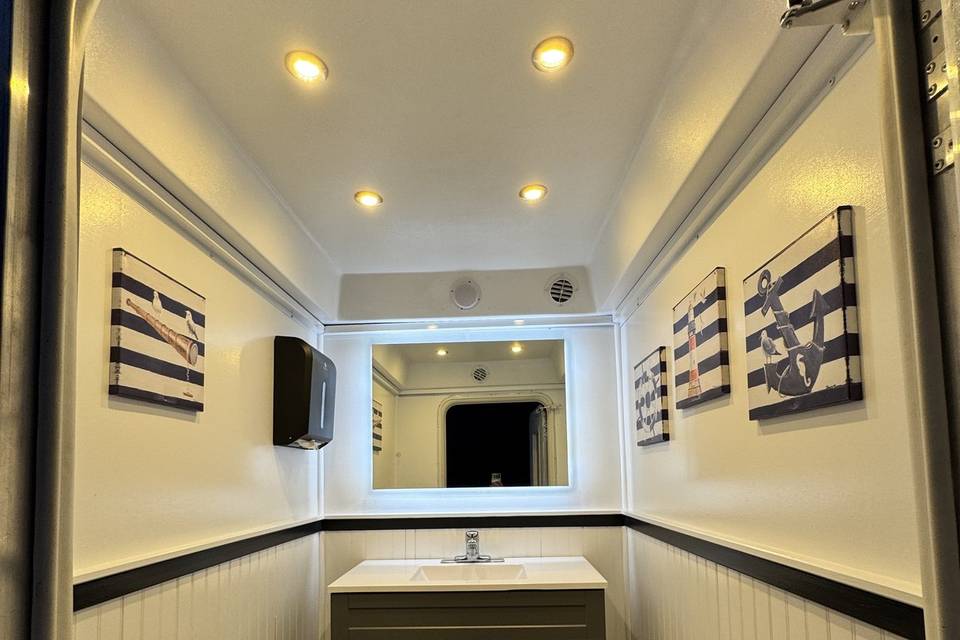 3-stall interior