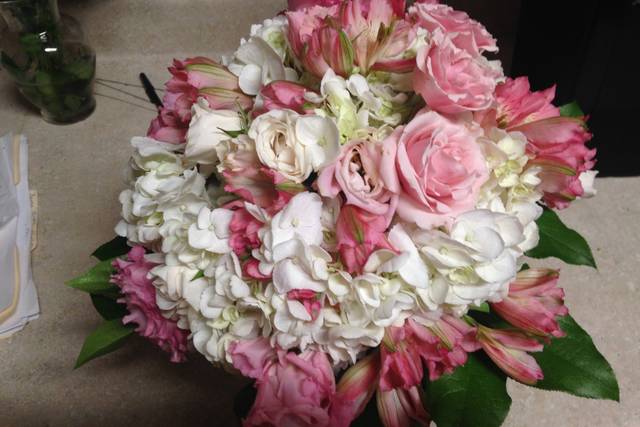 PJ's Flowers & Weddings